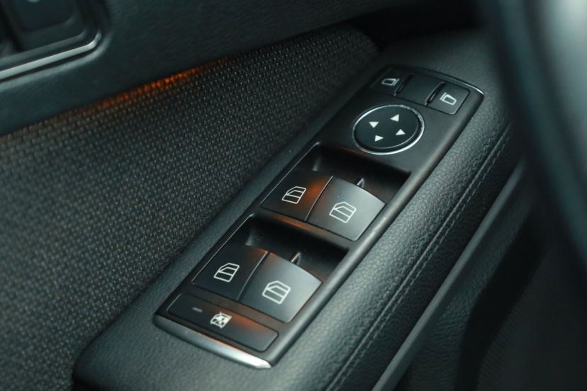 Mercedes-Benz E, 2012