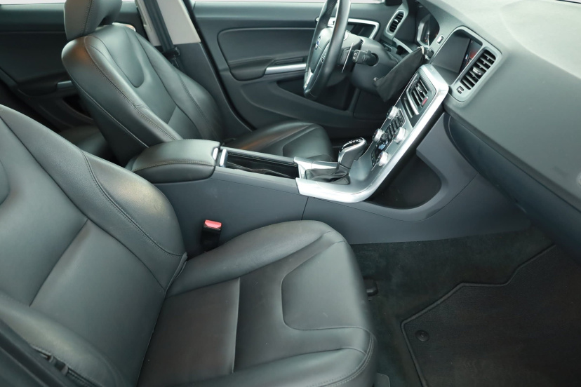 Volvo V60 Cross Country, 2018