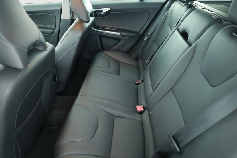 Volvo V60 Cross Country, 2018