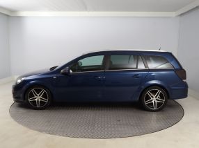 Opel Astra - 2010