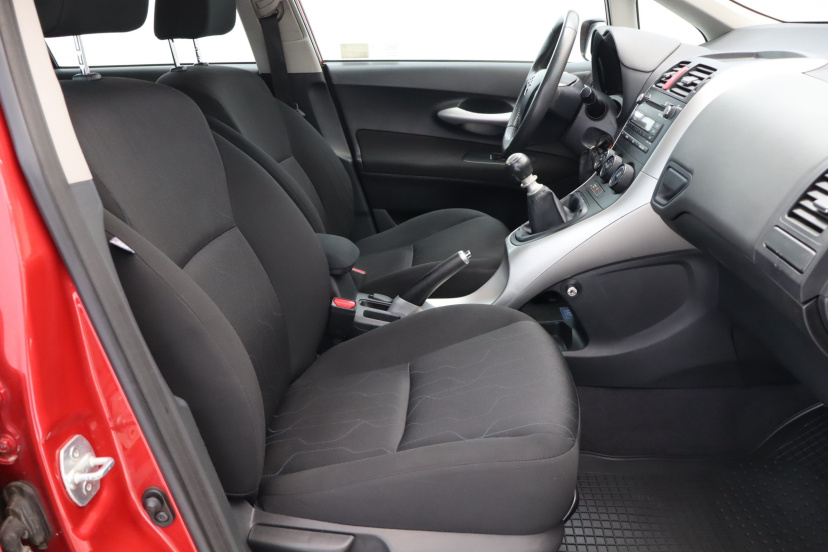 Toyota Auris, 2012