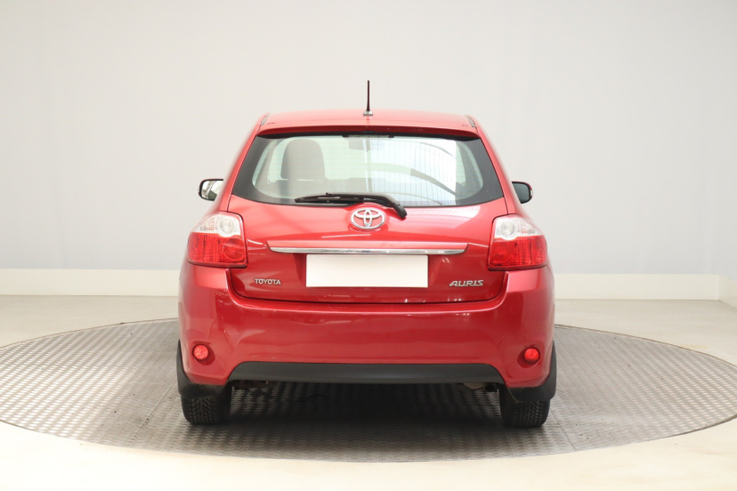 Toyota Auris, 2012
