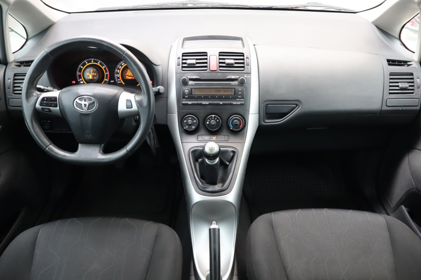 Toyota Auris, 2012