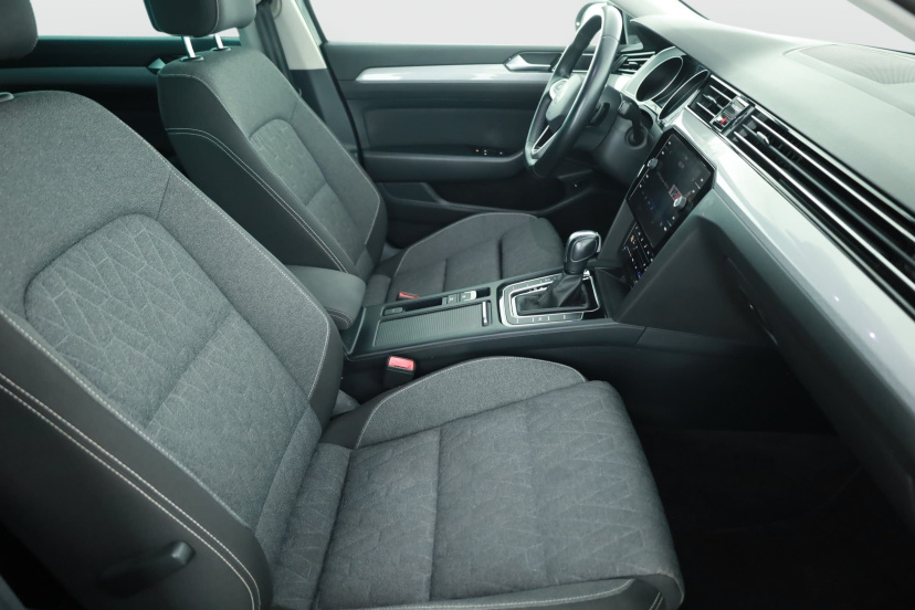 Volkswagen Passat, 2023