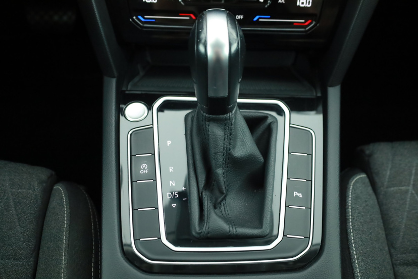 Volkswagen Passat, 2023