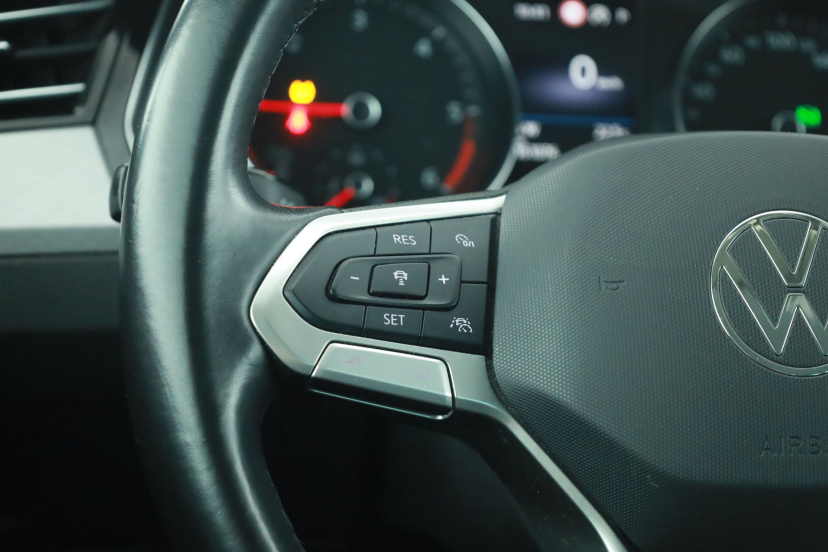 Volkswagen Passat, 2023