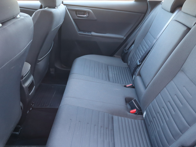 Toyota Auris, 2016