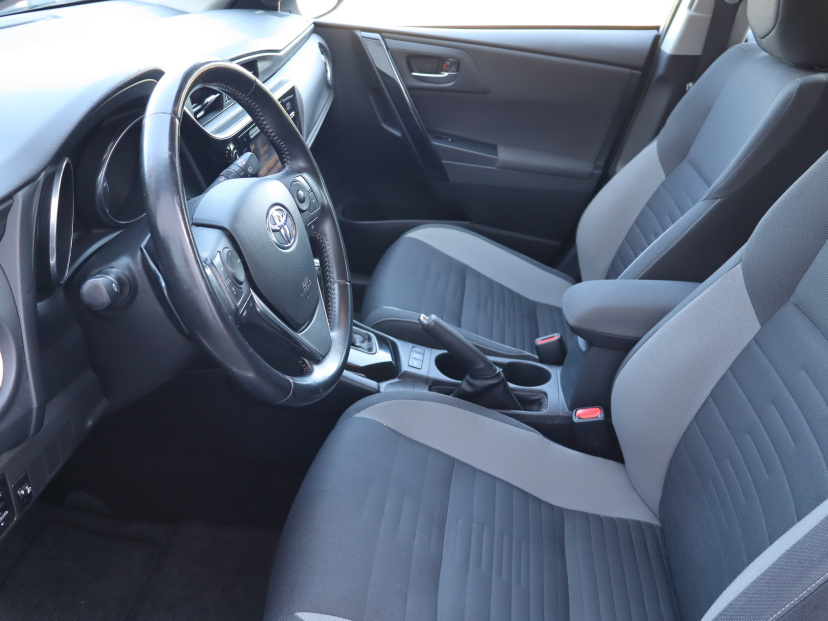 Toyota Auris, 2016