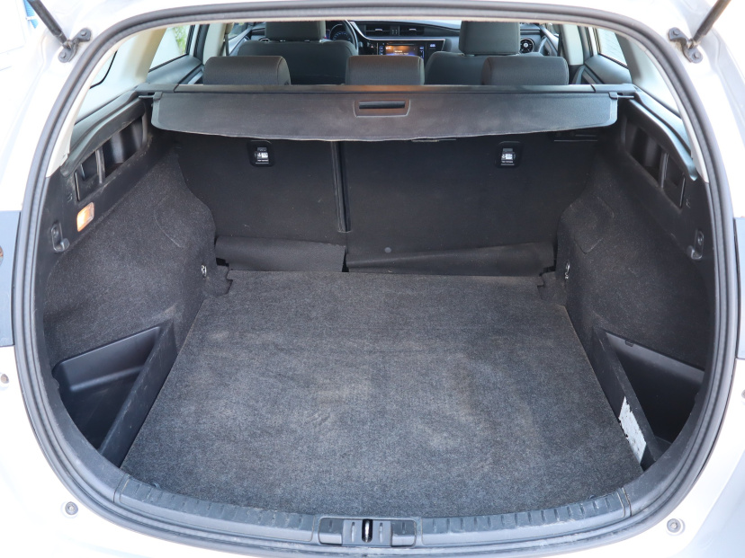 Toyota Auris, 2016