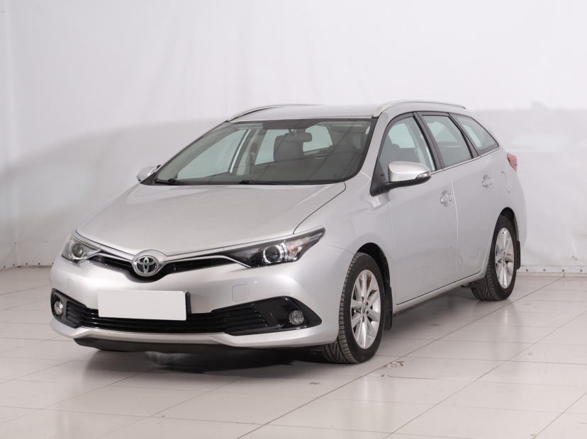 Toyota Auris, 2016