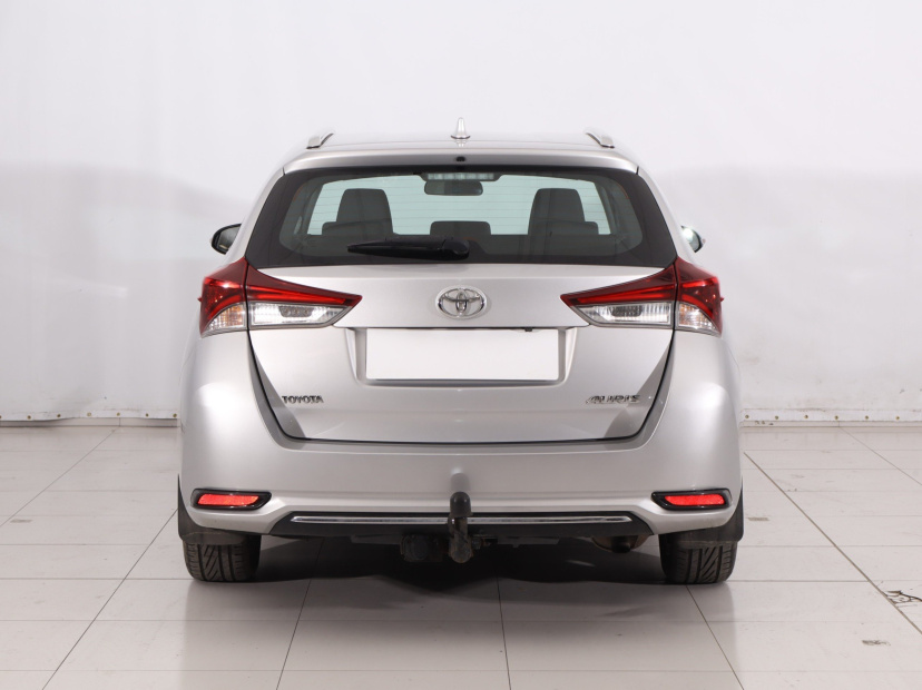 Toyota Auris, 2016