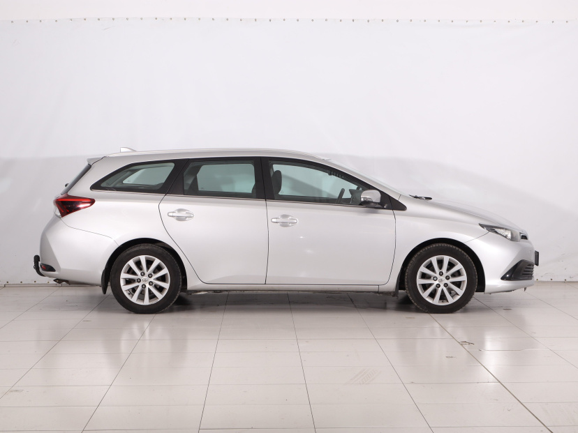 Toyota Auris, 2016