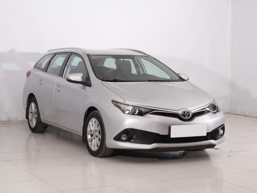 Toyota Auris, 2016