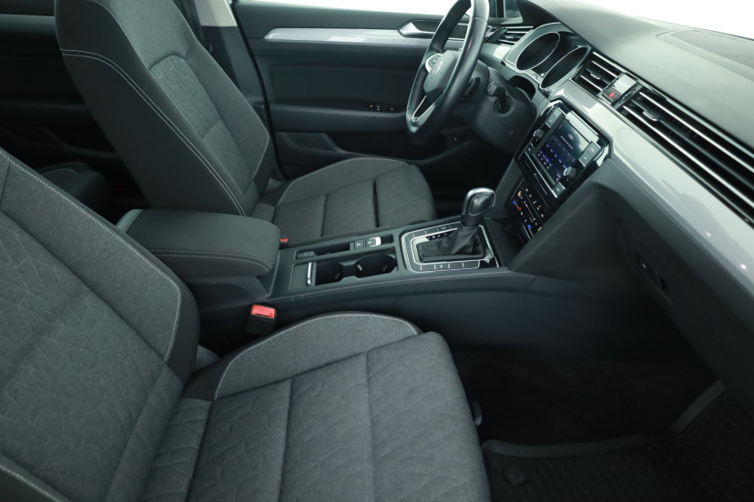 Volkswagen Passat, 2023