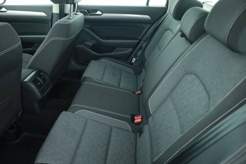 Volkswagen Passat, 2023