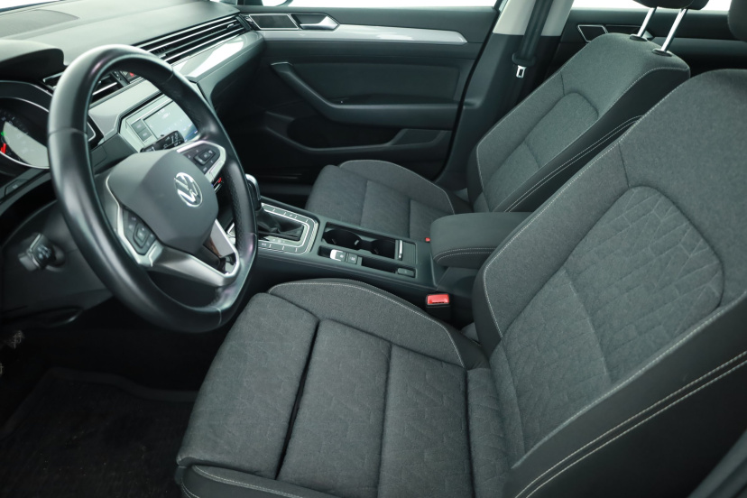 Volkswagen Passat, 2023