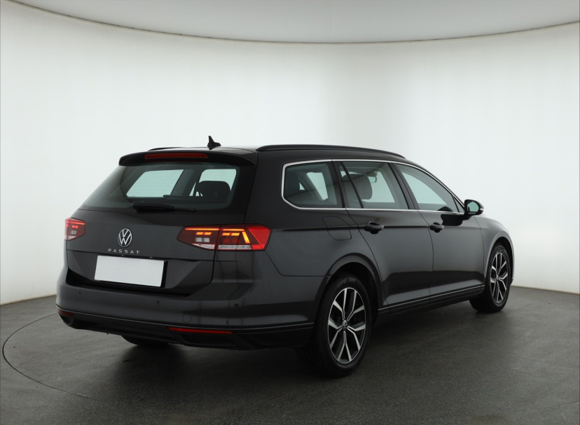 Volkswagen Passat, 2023