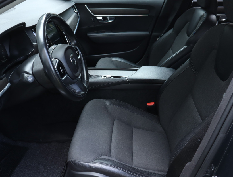Volvo V90 Cross Country, 2018