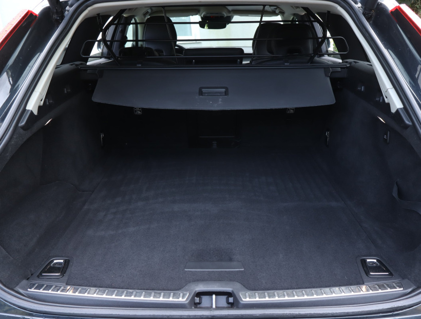 Volvo V90 Cross Country, 2018