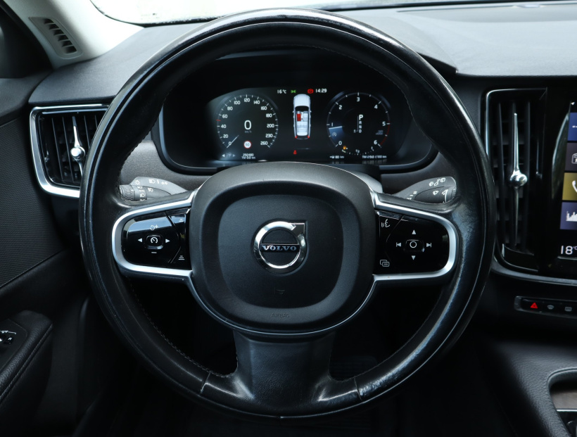 Volvo V90 Cross Country, 2018