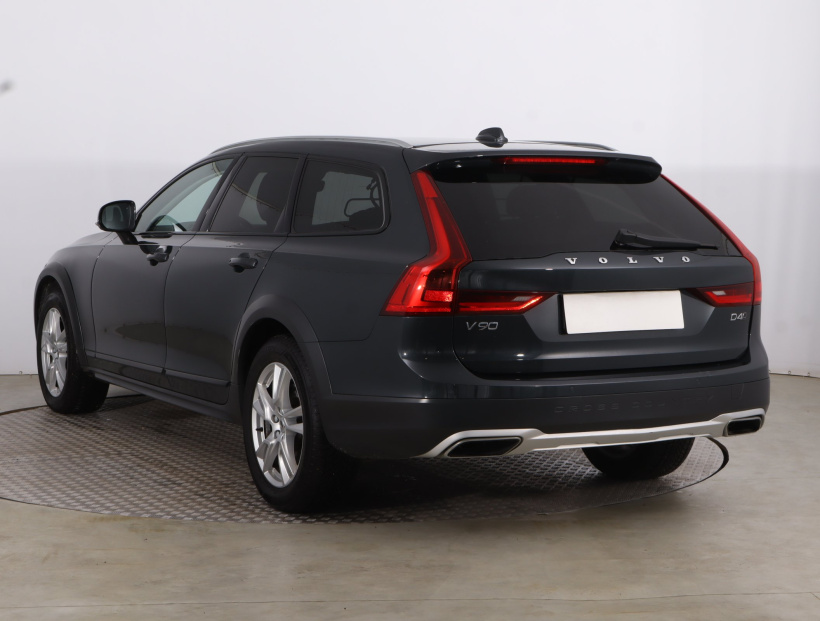 Volvo V90 Cross Country, 2018