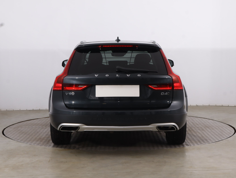 Volvo V90 Cross Country, 2018