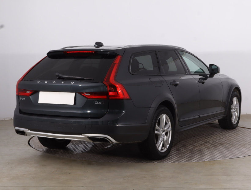 Volvo V90 Cross Country, 2018