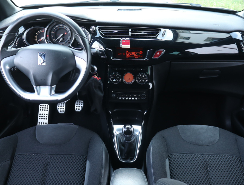 Citroen DS3, 2015