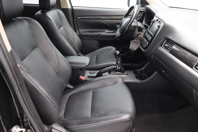 Mitsubishi Outlander, 2016