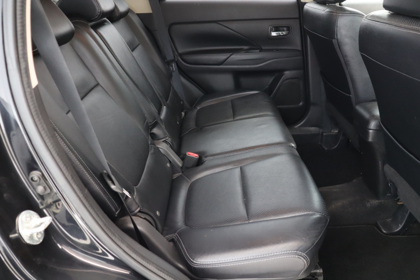 Mitsubishi Outlander, 2016