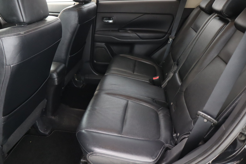 Mitsubishi Outlander, 2016