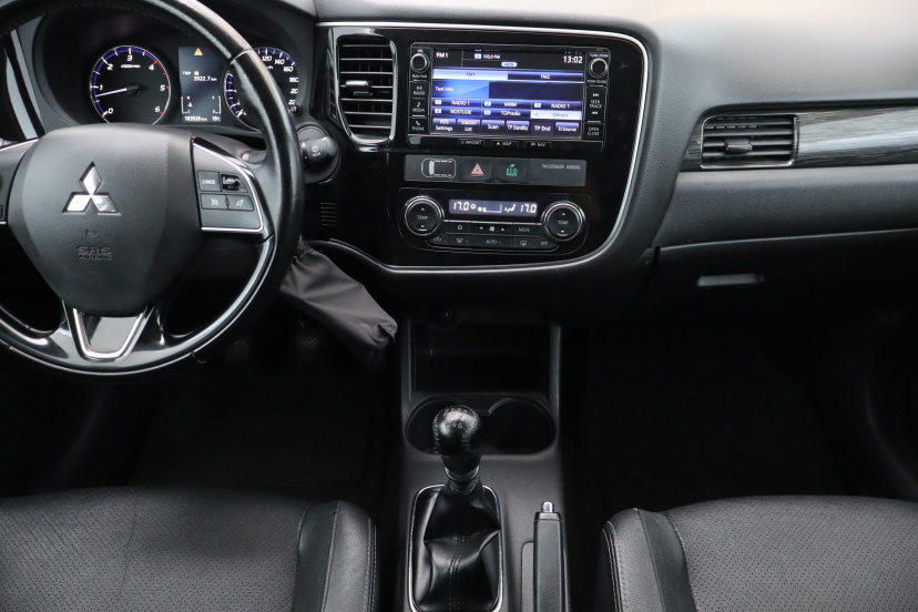Mitsubishi Outlander, 2016