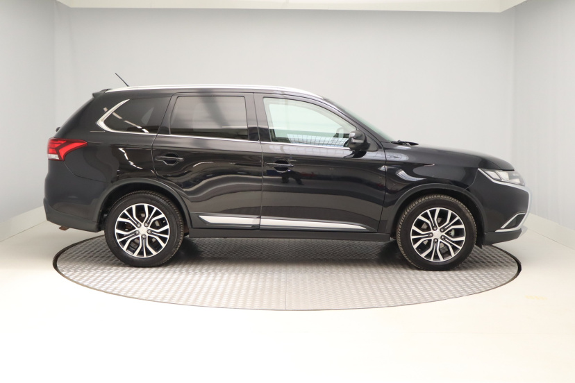 Mitsubishi Outlander, 2016
