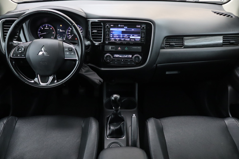 Mitsubishi Outlander, 2016