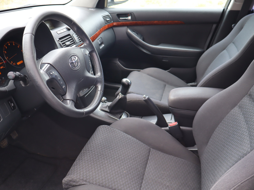 Toyota Avensis, 2006