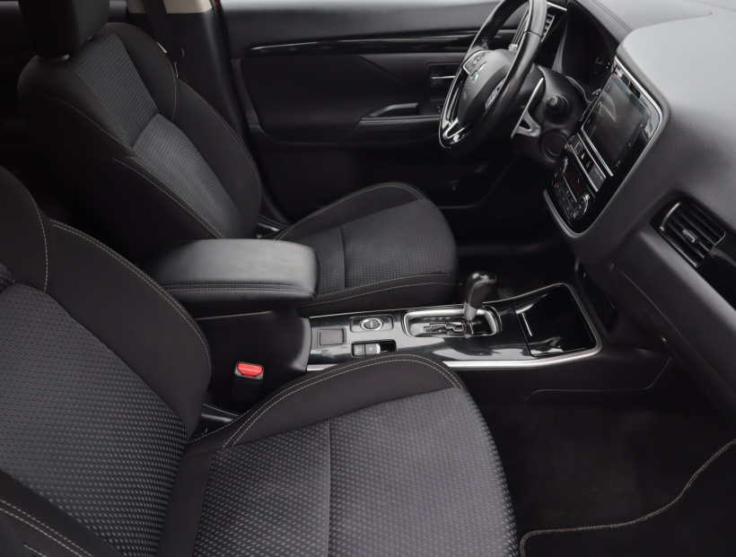 Mitsubishi Outlander, 2018