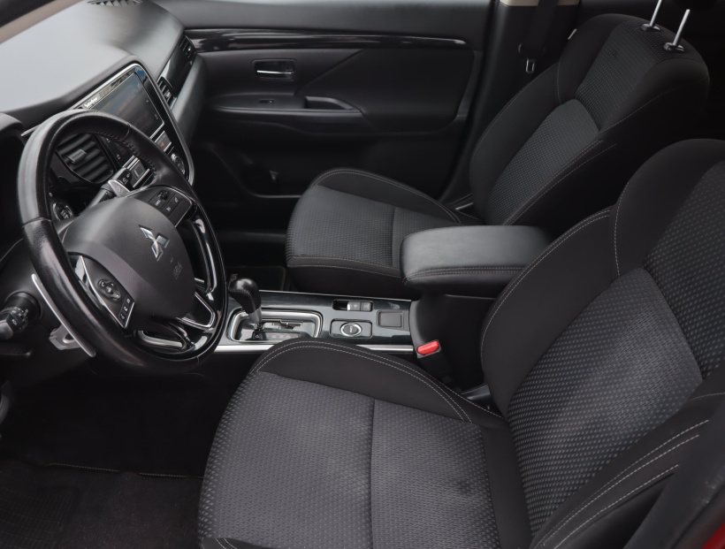 Mitsubishi Outlander, 2018