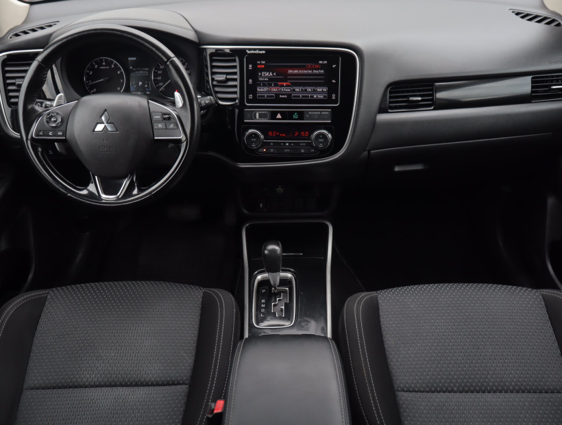 Mitsubishi Outlander, 2018