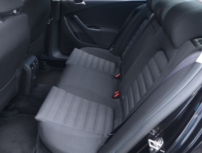 Volkswagen Passat, 2009