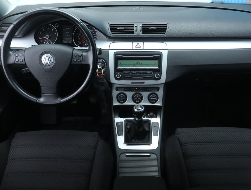 Volkswagen Passat, 2009