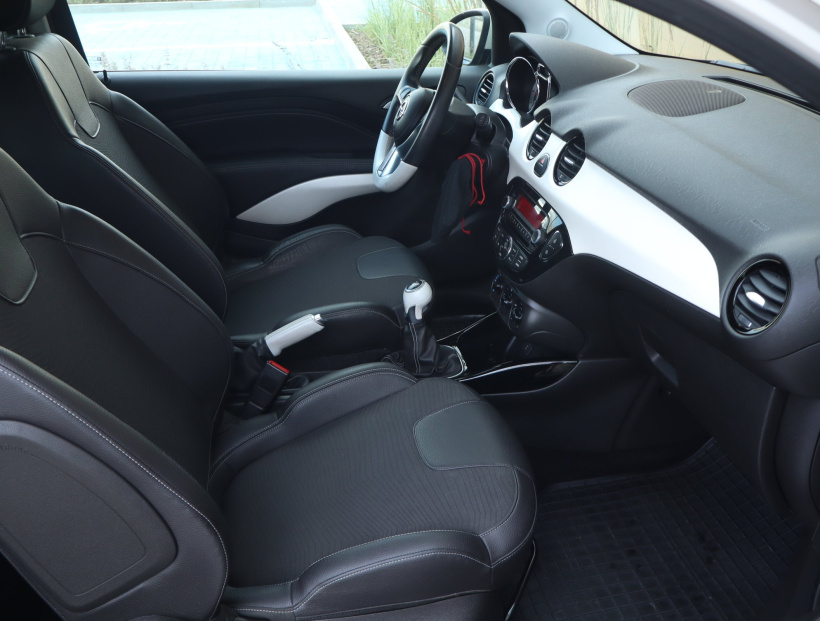 Opel Adam, 2015