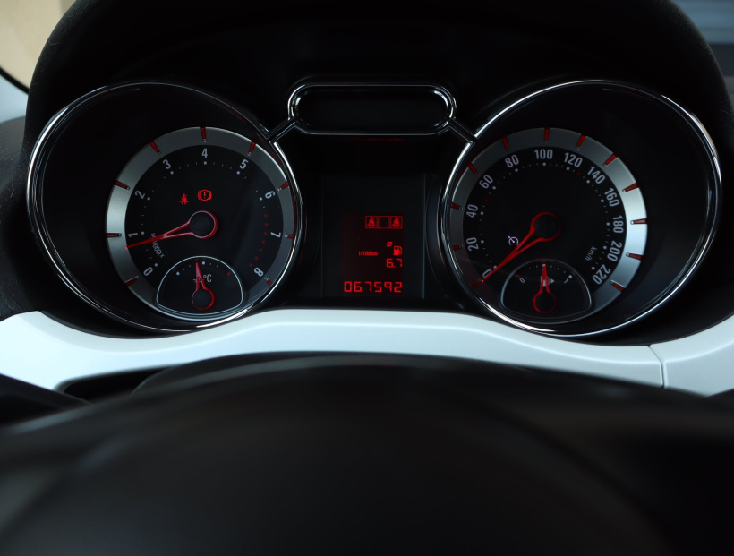 Opel Adam, 2015