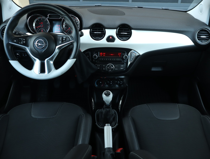Opel Adam, 2015
