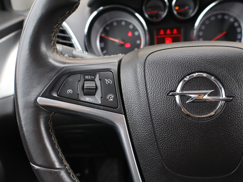 Opel Mokka, 2013