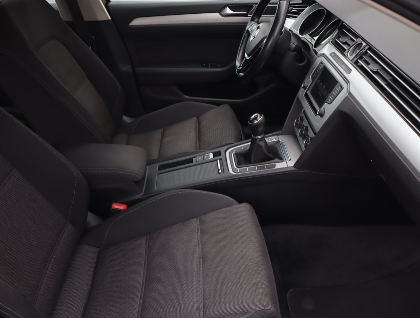 Volkswagen Passat, 2015