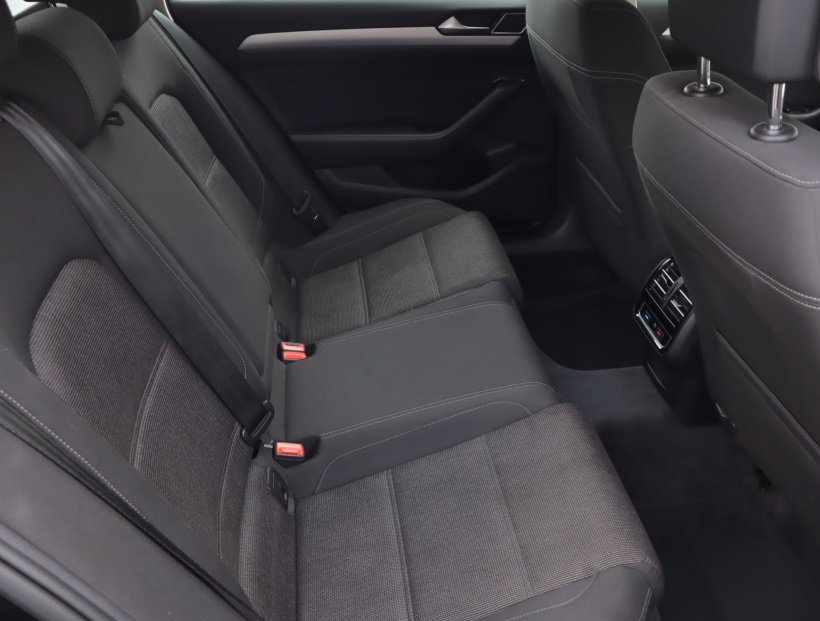Volkswagen Passat, 2015