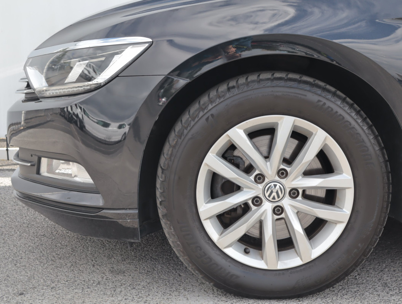 Volkswagen Passat, 2015