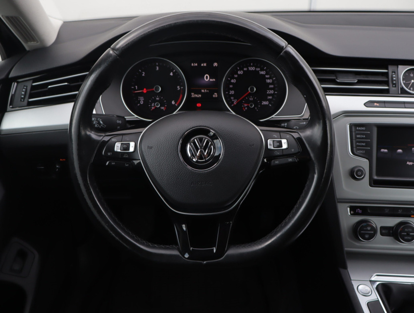 Volkswagen Passat, 2015