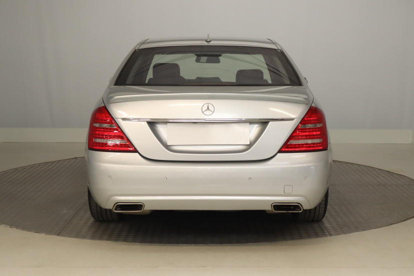 Mercedes-Benz S, 2011