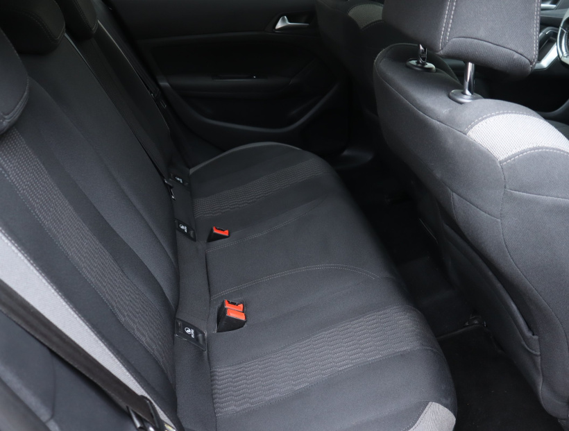 Peugeot 308, 2015